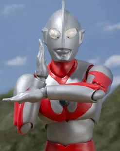 BANDAI S.H.Figuarts Ultraman Action Figure JAPAN OFFICIAL