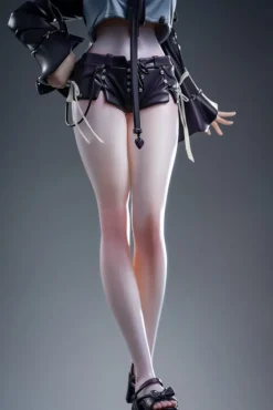 Heichazi is having trouble choosing stockings in a fitting room 1/6 Figure