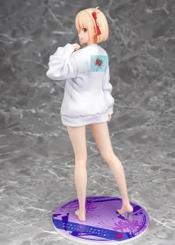 Lycoris Recoil Chisato Nishikigi Oversized Sweatshirt Ver. 1/7 Figure JAPAN