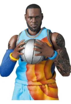 MAFEX No.197 LeBron James SPACE JAM: A NEW LEGACY Ver. Action Figure ZA-527